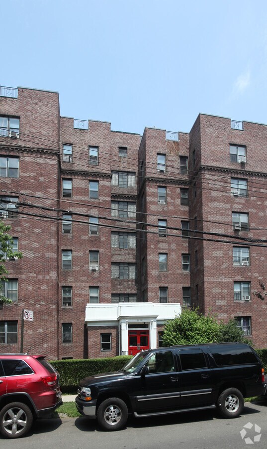 Photo - 170-25 Highland Ave