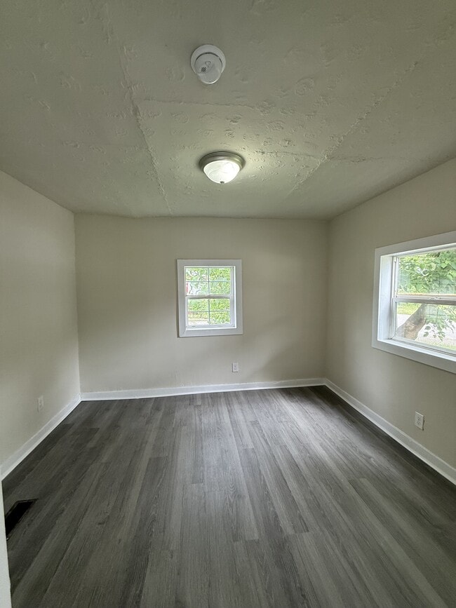 Photo - 1303 Main St