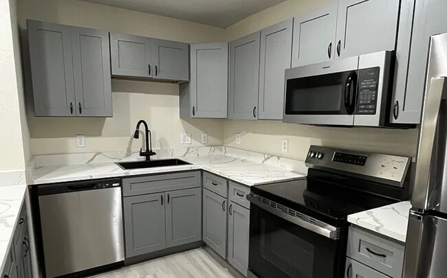 Photo - 355 N 18th St