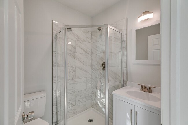 Building Photo - Brand New Luxury Temple Apartments Unit 2