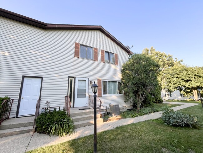 Photo - 765 Washington St Townhome