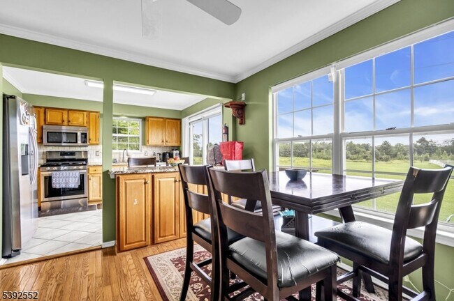 Photo - 42 Bateman Way