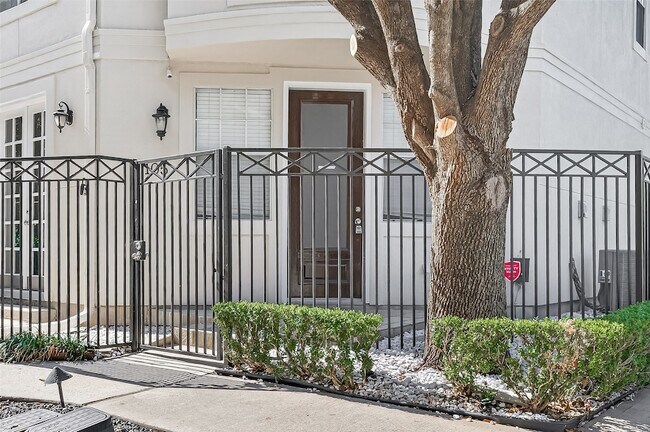 Photo - 105 Detering St