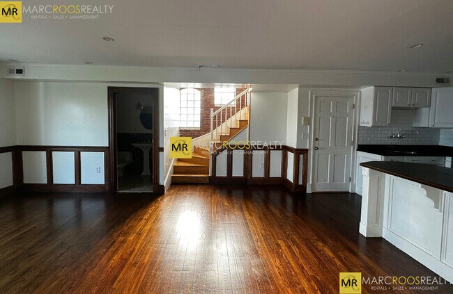 Building Photo - 235 Webster St Unit 3 Rental