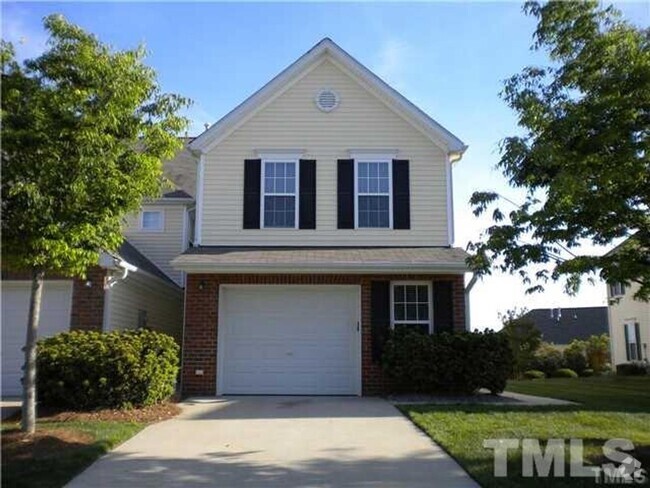 Building Photo - 3 Bedroom Townhouse in Wakefield with 1 Ca...