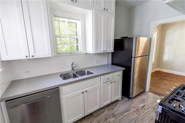 Photo - 1918 Robbins Pl Unit #B