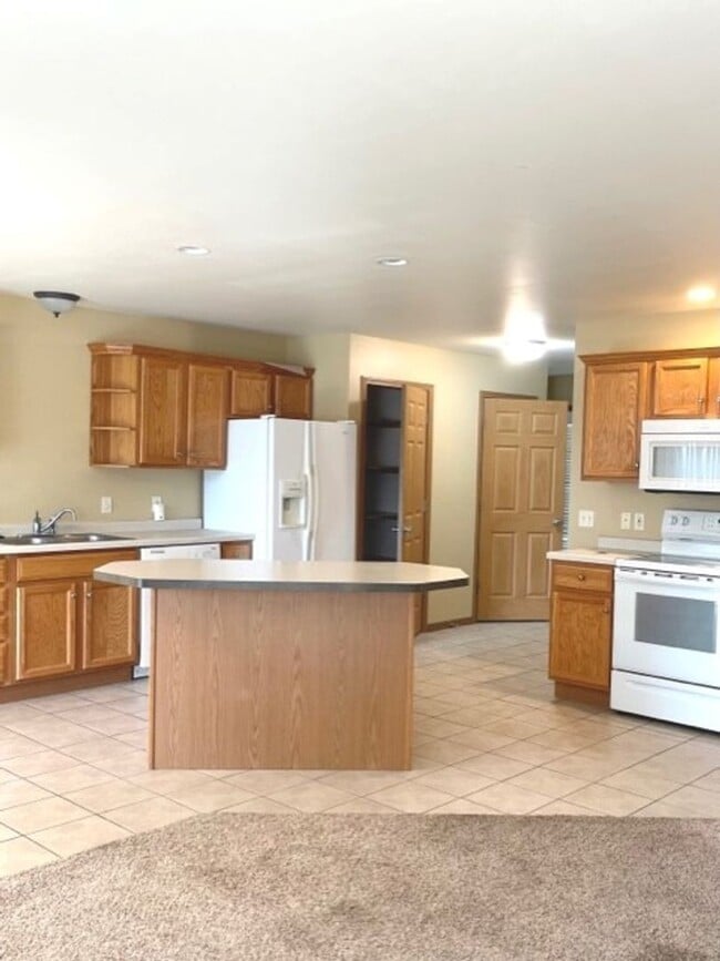 Photo - 3566-3572 East Meadows Place Unit 3568