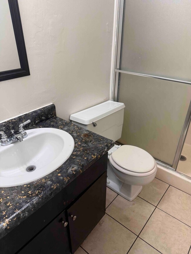 Photo - 112 Gatewood Ln