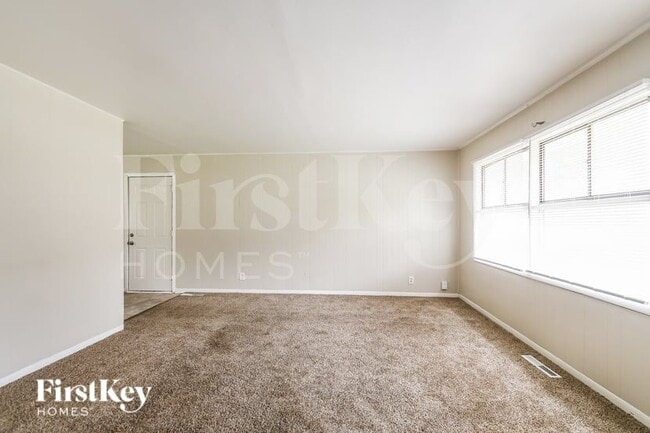 Photo - 6021 42nd St