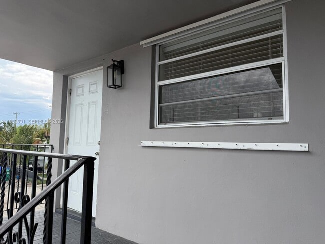 Photo - 4617 NW 2nd Terrace Unidad 4619