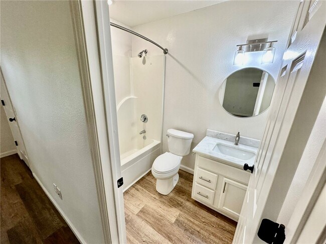 Photo - 802 E Kara Ln
