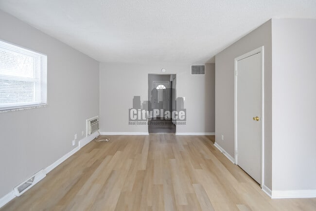 Photo - 2410 N Lesley Ave