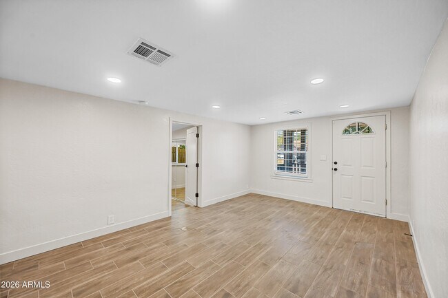 Photo - 750 W 1st Pl