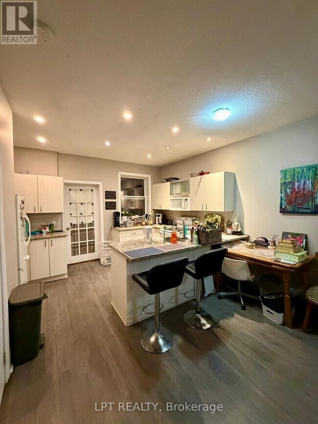 Photo - 342 Sunnyside Ave