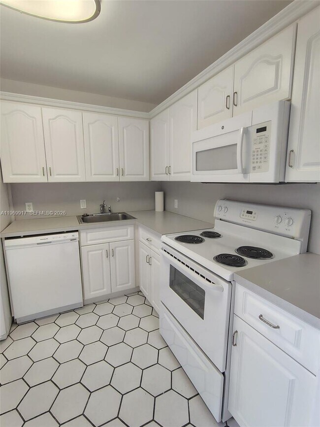 Photo - 20400 W Country Club Dr Unit 209