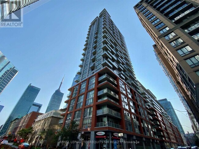 Photo - 126 Simcoe St Unit 613