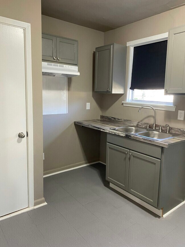 Photo - 1231 Estelle St
