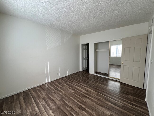 Photo - 6942 Appleton Dr