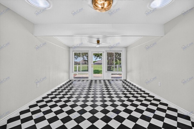 Photo - 3505 Larkin Ln