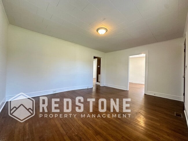 Photo - 917 E Haggard Ave