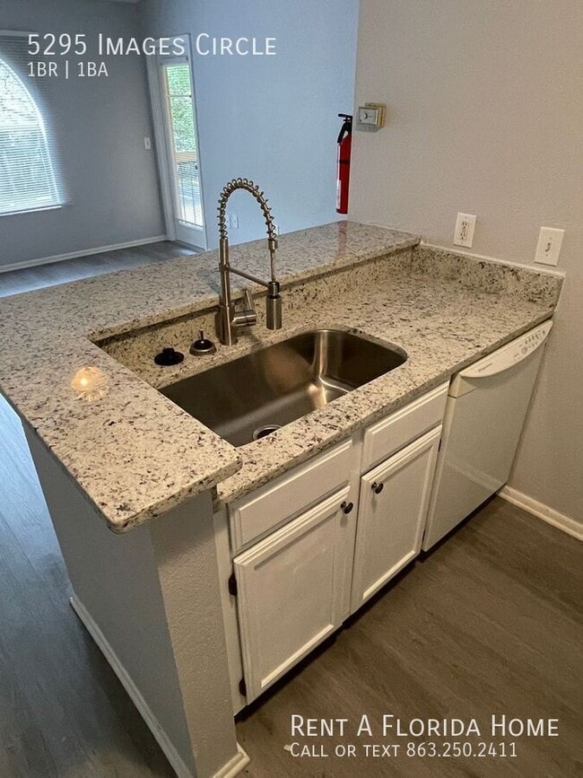 Photo - 5295 Images Cir