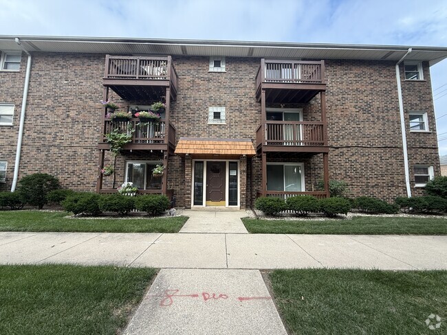 Building Photo - 3723 W Devon Ave Unit 3B Rental