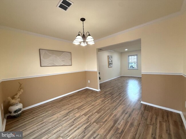 Photo - 5278 Lonsdale Dr