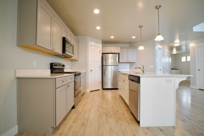Photo - 1758 W Stone Gate Dr