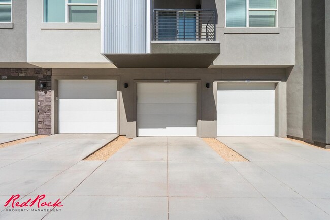Building Photo - Stylish Desert Color 2 Bedroom Condo. Pet ... Unit 1-302
