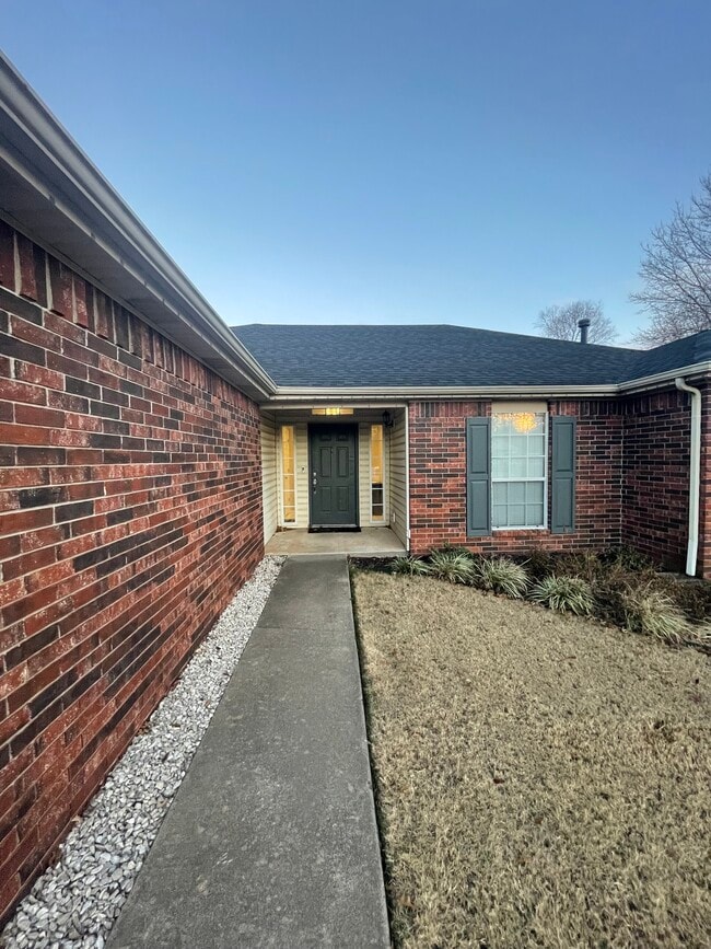 Front door - 479 Robin Hood Ct