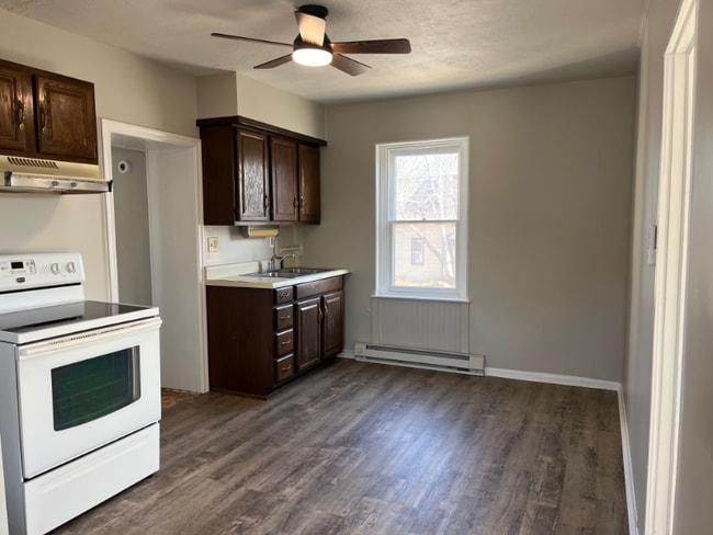 Photo - 445 Main St Unit B