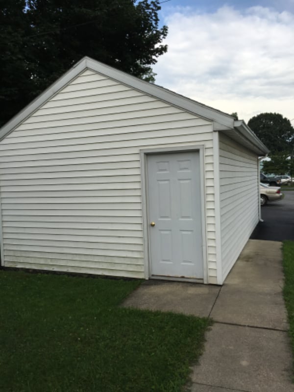 Photo - 121 W Colebrook St