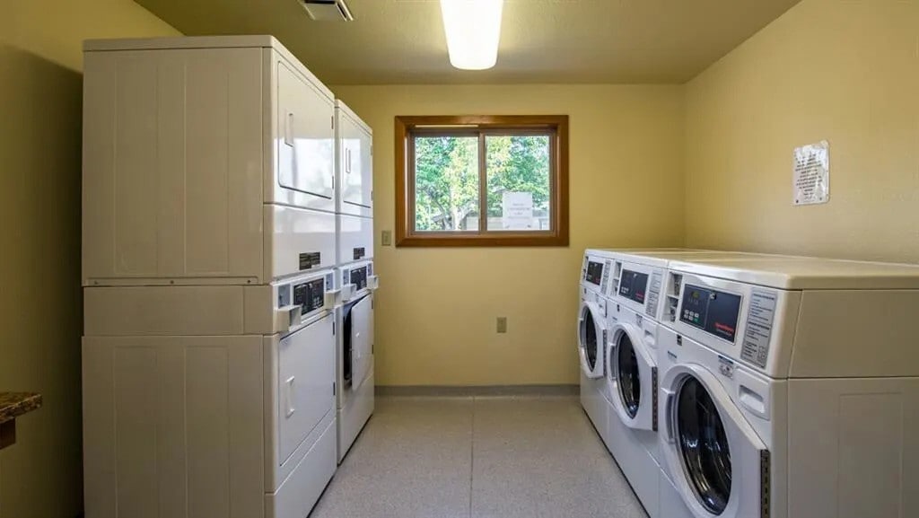 Photo - 933 N Rose St