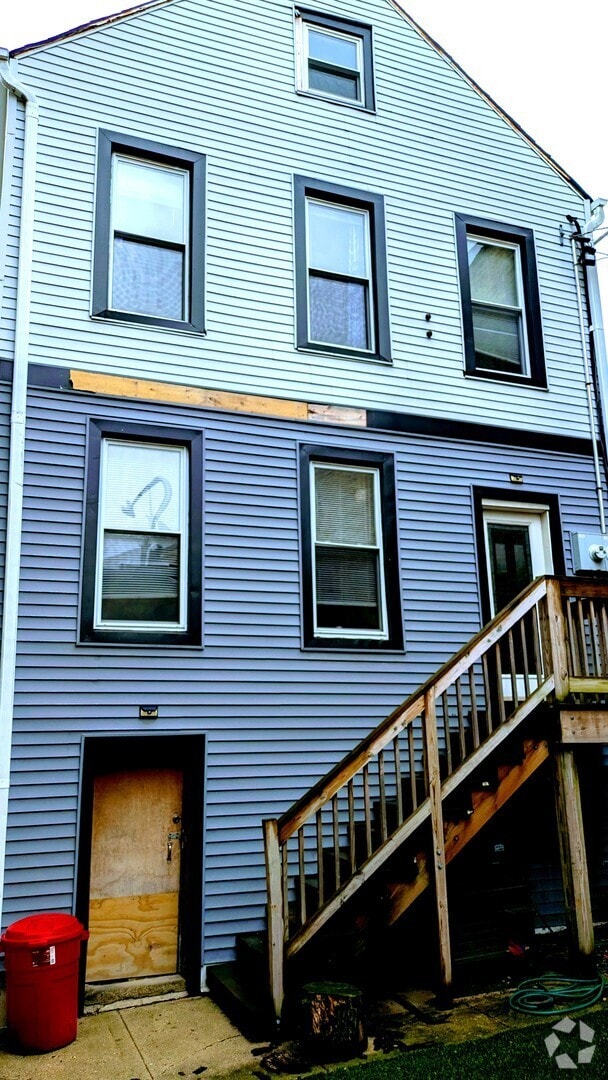 Building Photo - 1419 W Cullerton St Rental