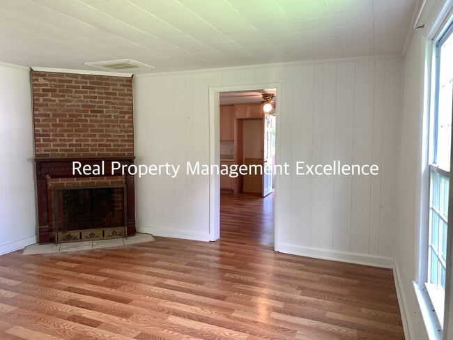 Photo - Historical Home, 2 Bed, In Downtown Wake Forest, Available Now!