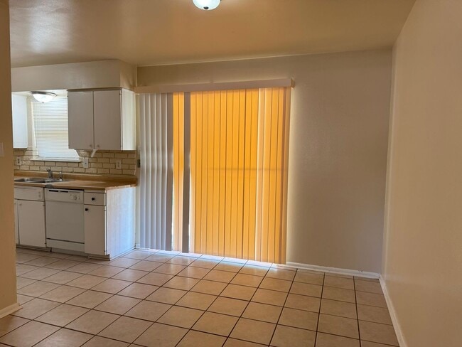 Photo - 225 Meadow Ln