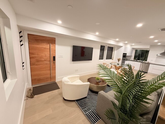 Photo - 4803 Butterworth Pl NW