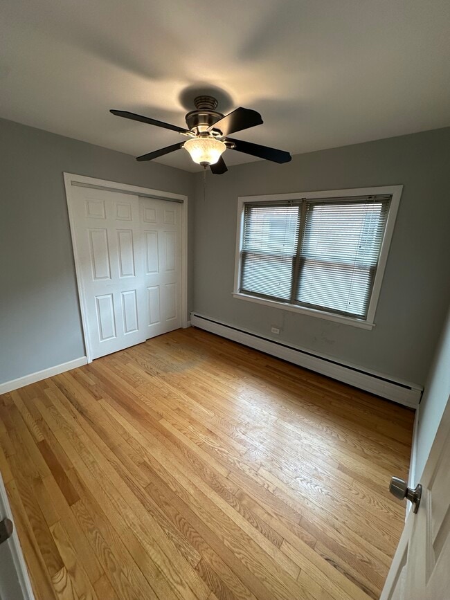 Dormitorio 1 - 5754 W Montrose Ave Unidad 1