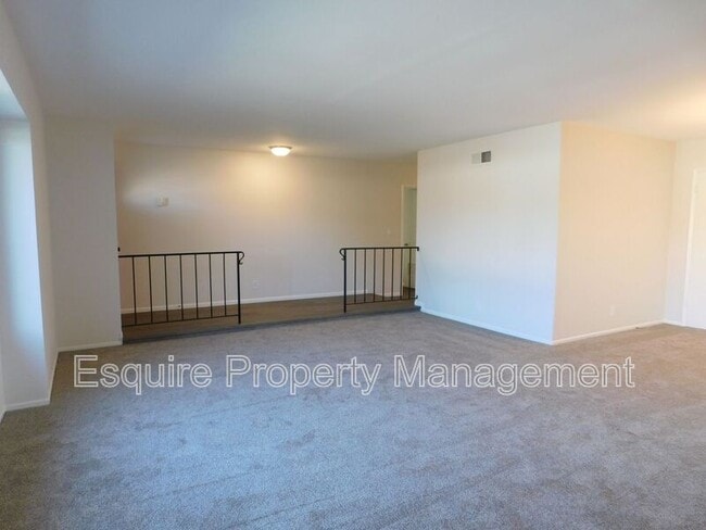 1521 Patricia St