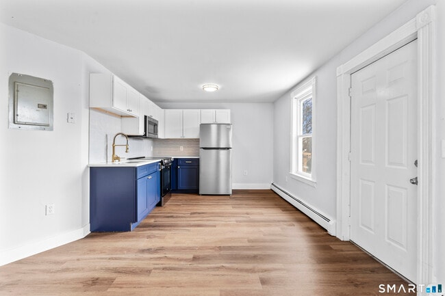 Photo - 30 Anthony St Unit B