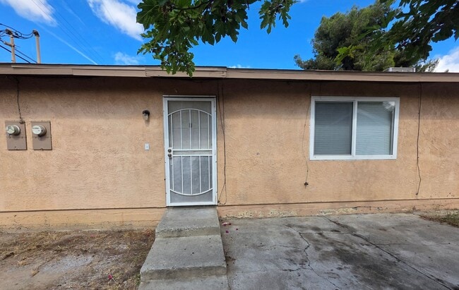 Building Photo - 2009 Oregon St Unit B