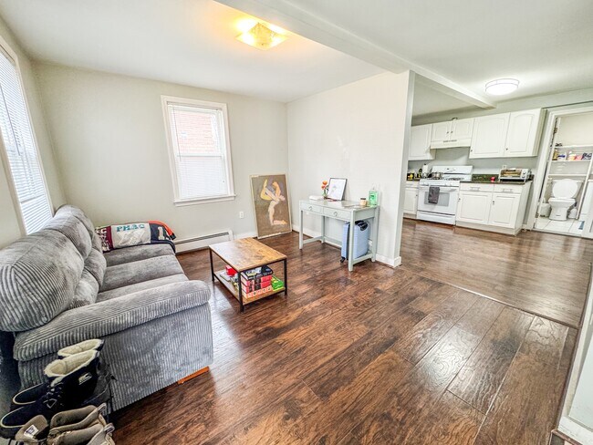 Photo - 123 Willow St