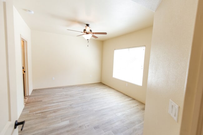 Photo - Ledgestone Apartments
