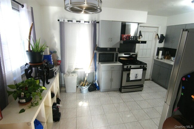 Photo - 86-11 256th St