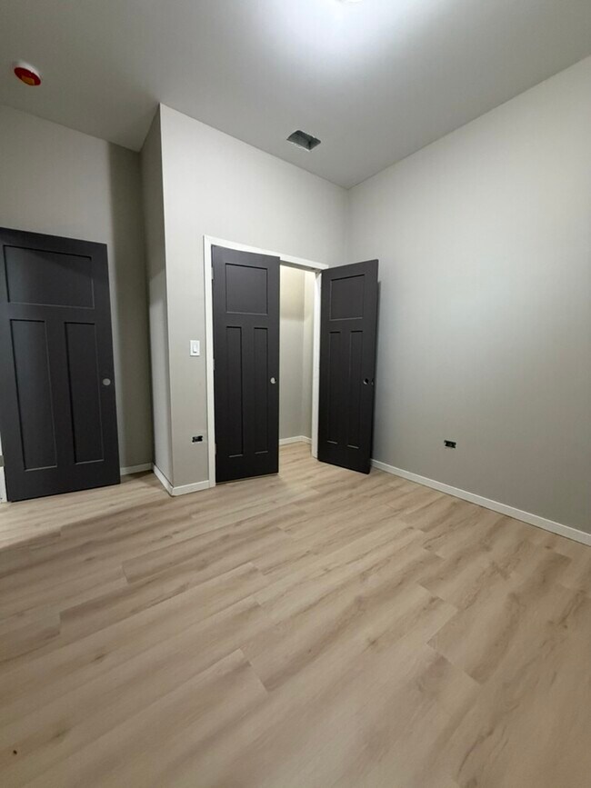 Photo - 22-26 N Pulaski Rd Unit 22-1R