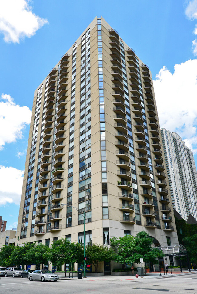 Photo - 70 W Huron St Unidad 705 Rental
