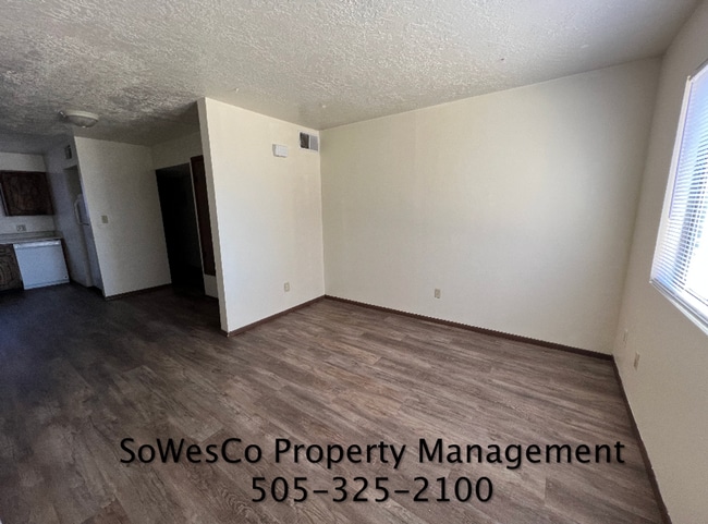 Photo - 826 Vine Ave