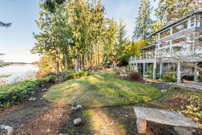 Photo - Beautiful Custom Home Overlooking Sequim Bay