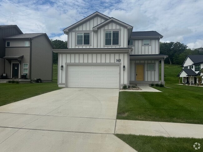 Building Photo - New 4 Bedroom | 2.5 Bath | Scenic Views | ... Rental