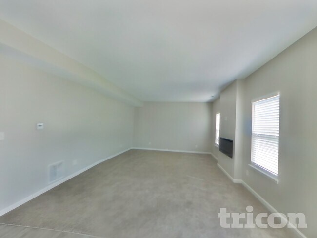 Photo - 371 Wakefield Ct